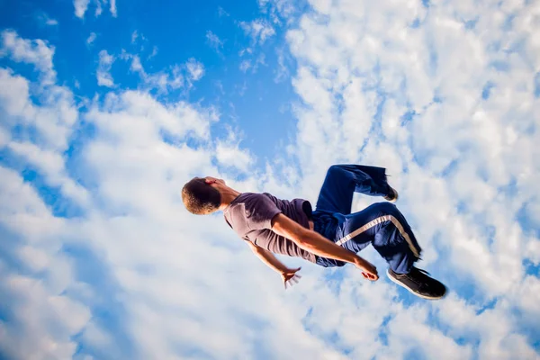 Man Trains Parkour While Jumping Air — Stock Photo, Image