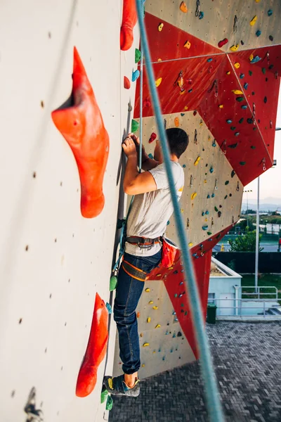 Hombre Escalador Libre Subiendo Bouldering —  Fotos de Stock