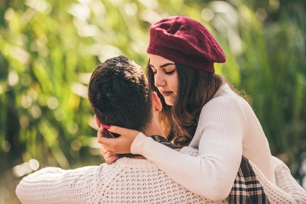 Good Looking Couple Smiling Having Fun Park While Enjoying Beautiful — ストック写真