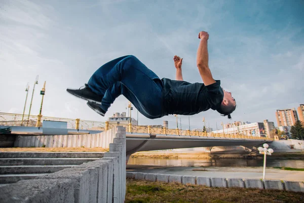 Free Runner Make Parkour Air While Jumping Outdoor — Stock Photo, Image