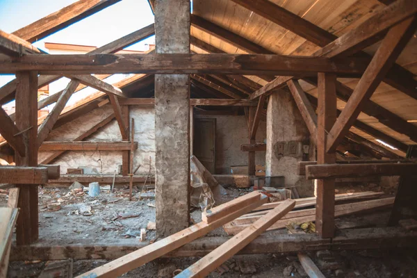 Old Destroyed Rooftop Piles Bricks Wood Preparations Remodeling — Stock Photo, Image