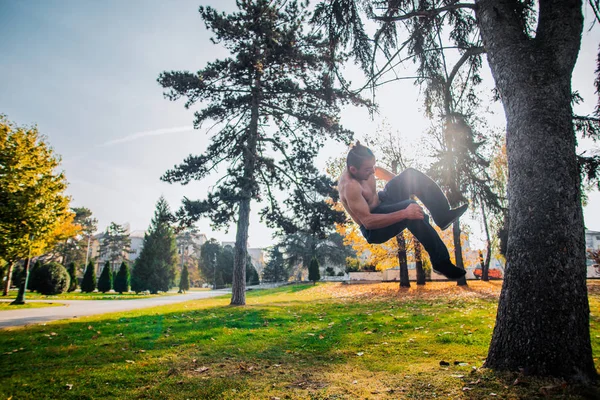 Caucasian Man Blue Sky Make Parkour Jump — Stock Photo, Image