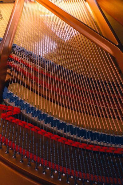 Interior Piano Preto Com Todos Seus Detalhes Martelos Cordas Teclas — Fotografia de Stock