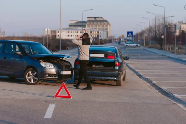 Řidič se hádal po autonehodu — Stock fotografie