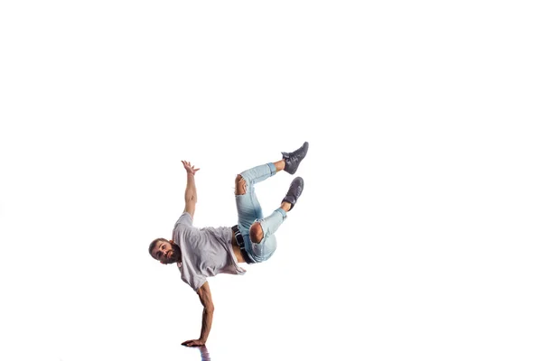 Νεαρό Αγόρι Στο Στούντιο Κάνει Free Estyle Breakdance — Φωτογραφία Αρχείου