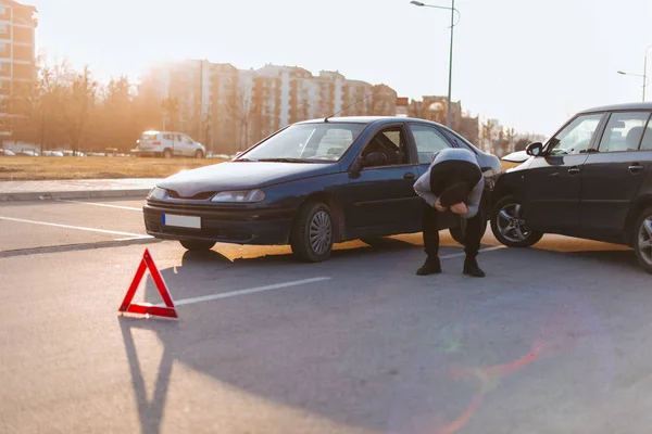 Nehoda Při Automobilové Havárii Ulice Poškozená Auta Srážce Městě — Stock fotografie