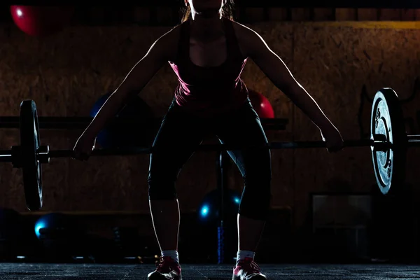 Musculoso chica entrenamiento — Foto de Stock