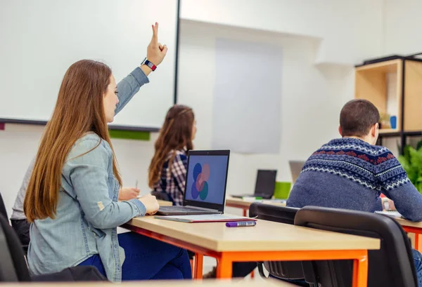 Estudiantes interesados —  Fotos de Stock