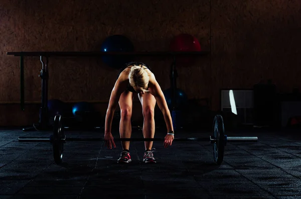 Mujer haciendo ejercicio — Foto de Stock