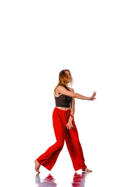 Aufgeregtes Frauenballett in roten Hosen — Stockfoto