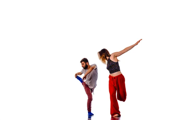 Uomo e donna in posa danza appassionata — Foto Stock