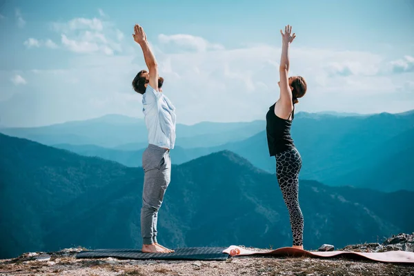 Acro Yoga Two Sporty People Practice Yoga Pair Couple Doing — ストック写真