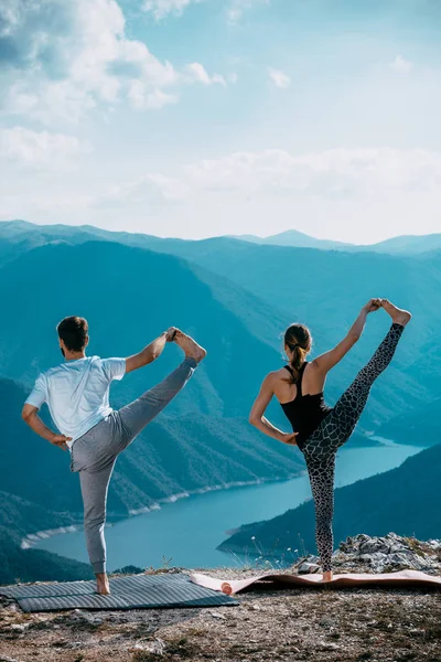 Acro Yoga Two Sporty People Practice Yoga Pair Couple Doing — ストック写真