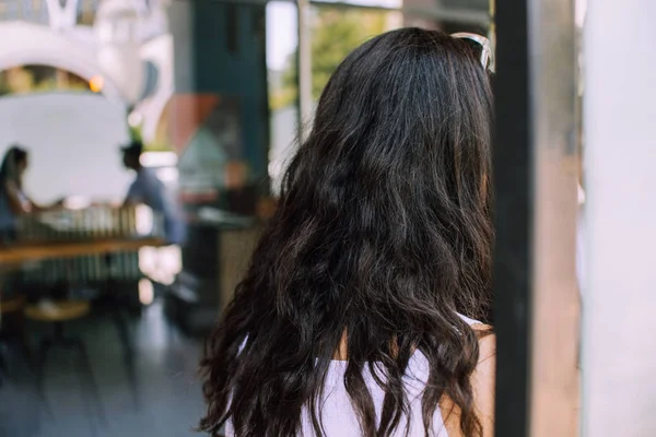 Portrait Model Brunette Con Pelo Largo Denso Una Cafetería —  Fotos de Stock