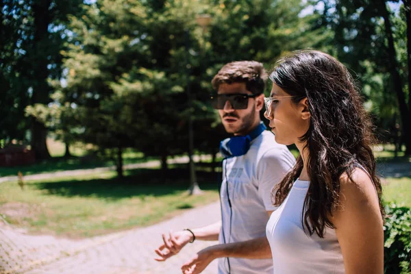 Paar in tiefer Liebe verbringt Zeit miteinander — Stockfoto