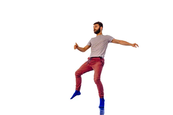 Snygg ung man dansar hela längd — Stockfoto