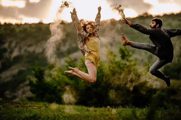 Les Deux Jeunes Danseurs Ballet Modernes Entraînent Danse Dans Nature — Photo