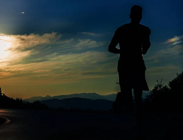 Silhouette Coureur Course Fond Plein Air Jeune Homme Athlétique Court — Photo