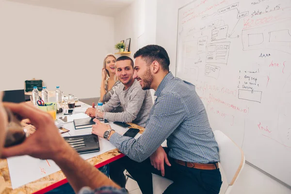 Gente Negocios Exitosa Está Haciendo Plan Oficina — Foto de Stock