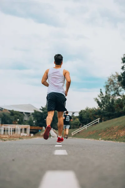 Running Man Runner Training Beim Outdoor Stadtlauf Sprint — Stockfoto