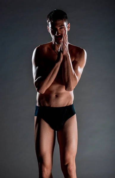 Studio Body Shot Van Een Trendy Jongeman Zwart Ondergoed — Stockfoto