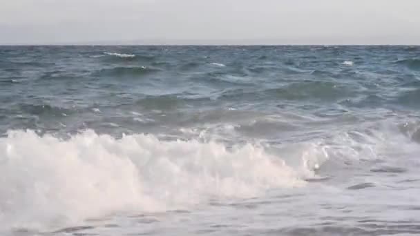 Tutup Dari Permukaan Laut Dengan Gelombang Siang Hari — Stok Video