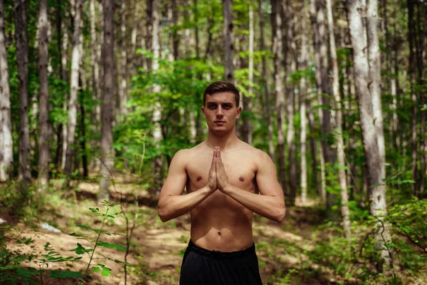 Shirtless Corredor Esticando Pernas Antes Fazer Treino Manhã — Fotografia de Stock