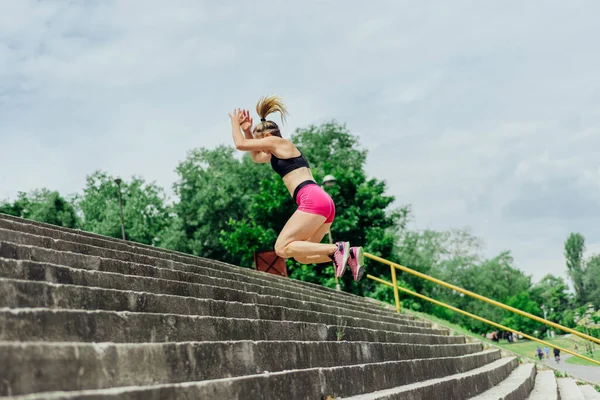 Fit Healthy Athlete Beautiful Woman Tight Sportswear Jumping Stairs Warming — Stock Photo, Image