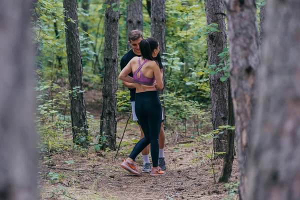 Fit Mannelijke Vrouwelijke Atleten Rennen Natuur Natuur Sport — Stockfoto