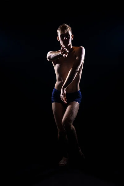 Artista Danza Semi Desnuda Contemporánea Practicando Una Rutina Danza Aislada — Foto de Stock