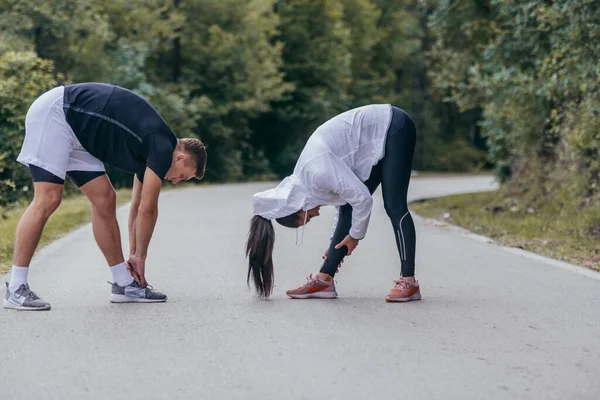 Mužští Ženští Atleti Připravují Maraton Běh Cvičení Zdravý Životní Styl — Stock fotografie