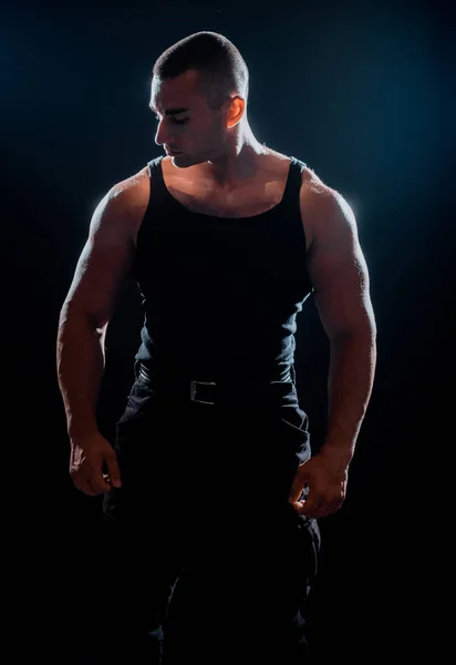 Schöne Muskulöse Männliche Modell Bodybuilder Vorbereitung Für Fitness Training Studio — Stockfoto