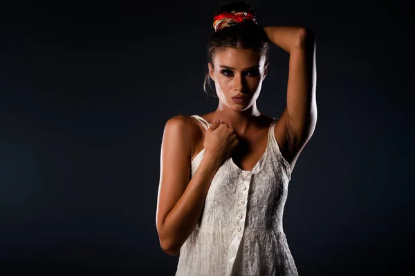 Skönhet Mode Brunett Modell Flicka Med Perfekt Makeup — Stockfoto