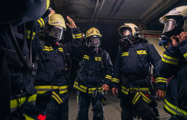 Team Firefighters Fire Department Wearing Gas Masks Uniform — Stock Photo, Image