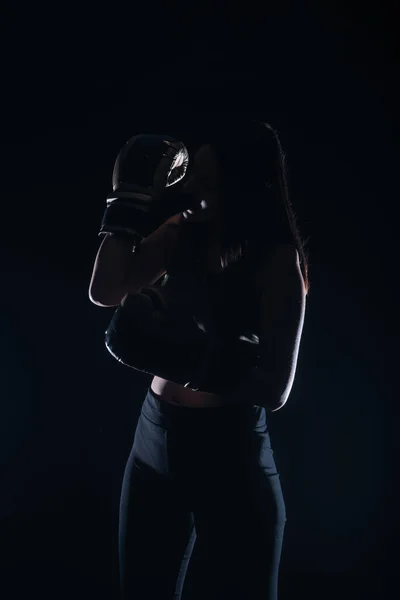 Silhouet Portret Met Donker Contrast Van Een Jong Fitnessmeisje Die — Stockfoto