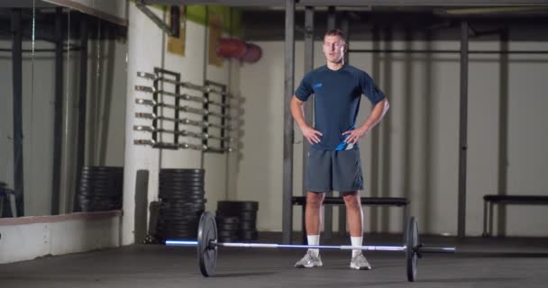 Подтолкнуть здоровый человек делает тренировку руки упражнения веса тела — стоковое видео