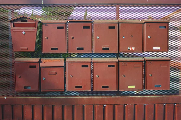 Boîtes Aux Lettres Anciennes Rouillées Dans Vieux Quartier Ville — Photo