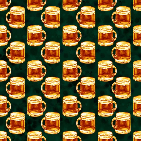 Bezešvé vzory s vodivými hrnky z piva, alkoholového nápoje ozdobeného alkoholem, pozadí na Oktoberfestu, ručně kreslené ilustrace. Den svatého Patricks — Stock fotografie
