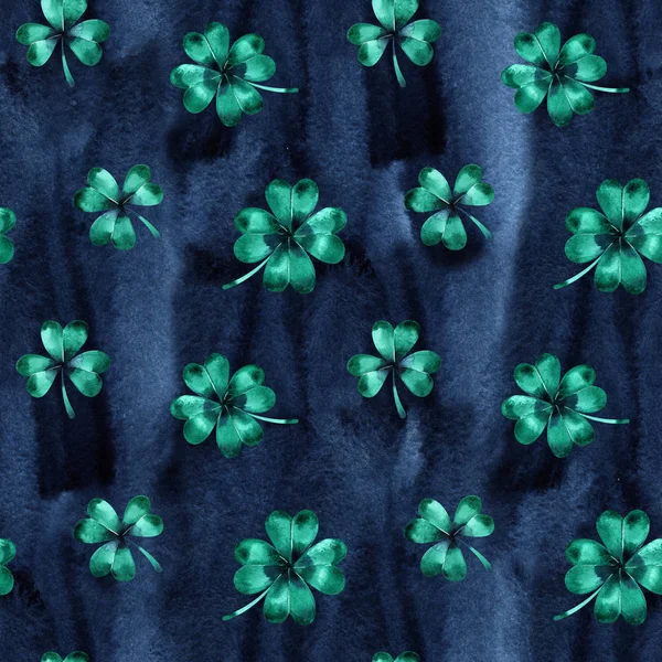 Seamless wallpaper with clover leaves trefoils for Saint Patrick day — Stock Photo, Image