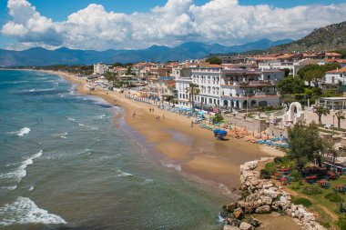 Güzel manzara Sperlonga deniz Beach Lazio, İtalya