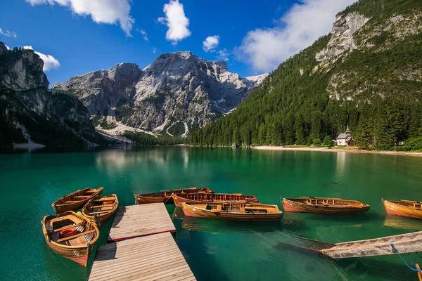 Amazing View Braies Lake Summer Forest Mountains Reflected Surface Water — Stock Photo, Image