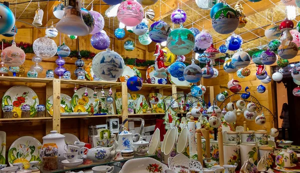 Ancona Italia Diciembre 2018 Hermosas Coloridas Decoraciones Bolas Típico Mercado — Foto de Stock