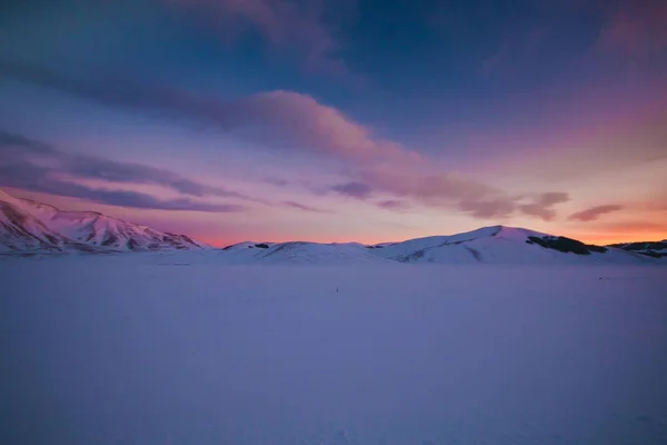 Színes Romantikus Alatt Pian Grande Télen Napnyugtakor — Stock Fotó