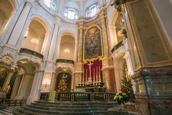 德累斯顿 2019年1月1日 德累斯顿天主教的美丽祭坛在圣诞节时间在德国 — 图库照片