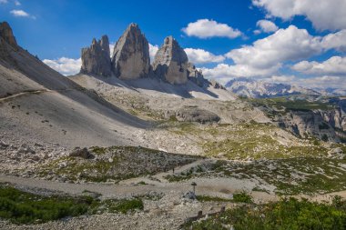Tre Cime di Lavaredo Ulusal Parkı 'nın dünyaca ünlü zirveleri, Dolomitler, İtalya' daki UNESCO dünya mirası sahası
