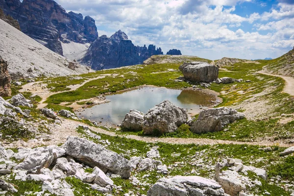 Vista Del Pequeño Charco Las Dolomitas Italianas Europa — Foto de Stock