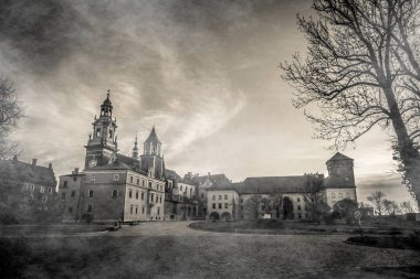 Sabah, Krakow Wawel Kalesi karanlık görünümü