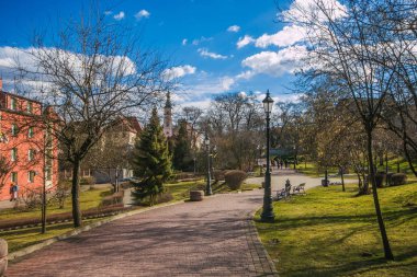 Wieliczka, Polonya - 8 Mart 2019: Polonya 'nın tarihi Wieliczka köyüne park