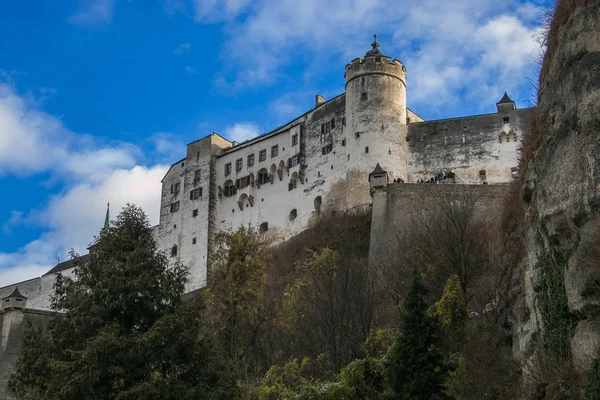 Avusturya'da Salzburg Kalesi veya Hohensalzburg Kalesi manzarası