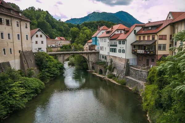 Kofja Loka Slowenien Juli 2019 Steinerne Kapuzinerbrücke Und Historische Häuser — Stockfoto